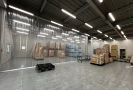 倉庫空調ビニールカーテン工事の施工後